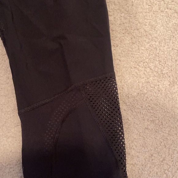 Lululemon Lab Leggings, cropped, mesh detail Sz8 - Picture 2 of 7